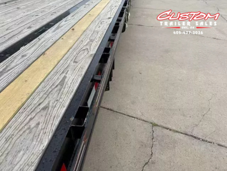 Used #033635 USED 2023 DIAMOND T DTF 40 X 102 DUAL TANDEM 20K STRAIGHT DECK GOOSENECK