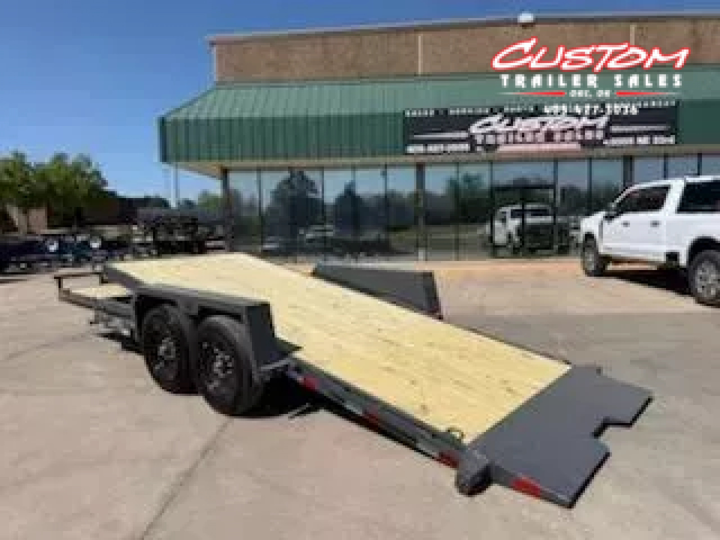 New #141586 2025 LAMAR TD 20 X 83 TANDEM AXLE 14K EQUIPMENT TILT TRAILER