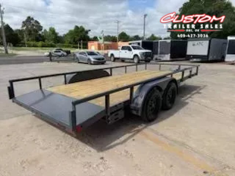 New #144889 2026 LAMAR UC 18 X 83 TANDEM AXLE PIPE TOP 7K UTILITY W/ 2' DOVE & SLIDE IN RAMPS