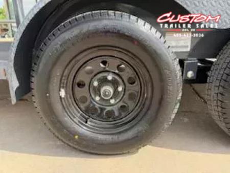 New #144889 2026 LAMAR UC 18 X 83 TANDEM AXLE PIPE TOP 7K UTILITY W/ 2' DOVE & SLIDE IN RAMPS