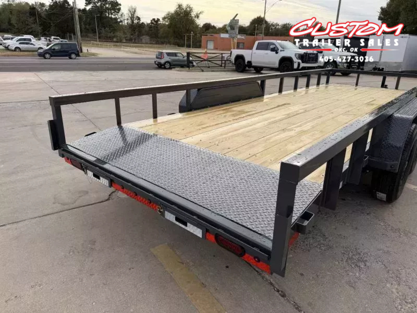 New #150653 2026 LAMAR U5 22 X 83 TANDEM AXLE 10K UTILITY TRAILER W/ 2' DOVE & SLIDE IN RAMPS