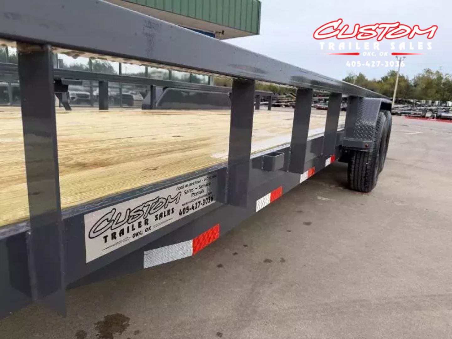New #150653 2026 LAMAR U5 22 X 83 TANDEM AXLE 10K UTILITY TRAILER W/ 2' DOVE & SLIDE IN RAMPS