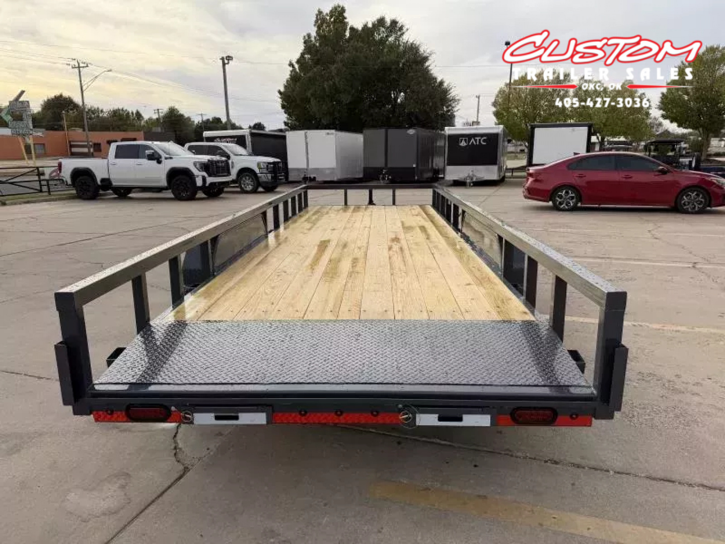 New #150653 2026 LAMAR U5 22 X 83 TANDEM AXLE 10K UTILITY TRAILER W/ 2' DOVE & SLIDE IN RAMPS