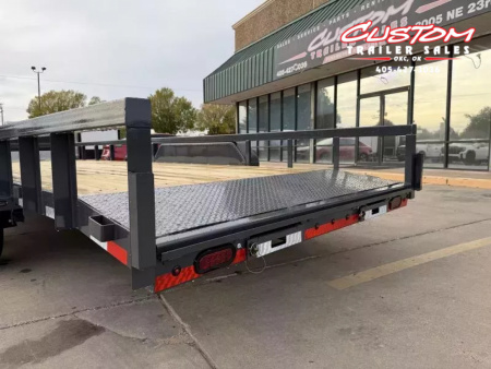 New #150653 2026 LAMAR U5 22 X 83 TANDEM AXLE 10K UTILITY TRAILER W/ 2' DOVE & SLIDE IN RAMPS