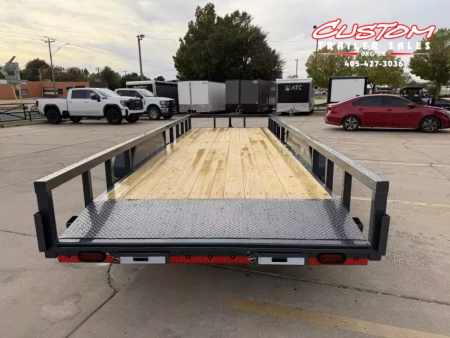New #150653 2026 LAMAR U5 22 X 83 TANDEM AXLE 10K UTILITY TRAILER W/ 2' DOVE & SLIDE IN RAMPS