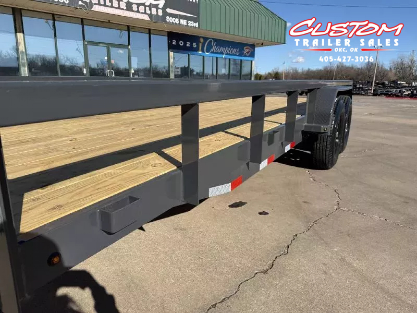 New #151013 2026 LAMAR U5 20 X 83 TANDEM AXLE SQUARE TUBE TOP 10K UTILITY W/ SLIDE IN RAMPS