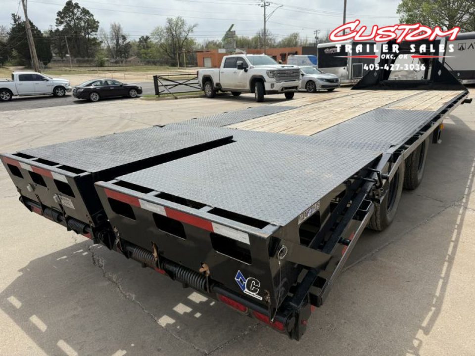 Used #242638 USED 2021 DIAMOND C FMAX210 25 X 102 DUAL TANDEM AXLE 20K FLATBED GOOSENECK W/ MAX RAMPS