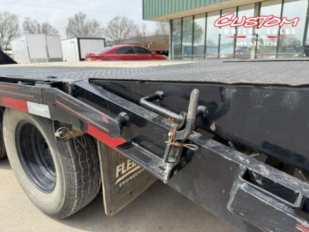 Used #242638 USED 2021 DIAMOND C FMAX210 25 X 102 DUAL TANDEM AXLE 20K FLATBED GOOSENECK W/ MAX RAMPS