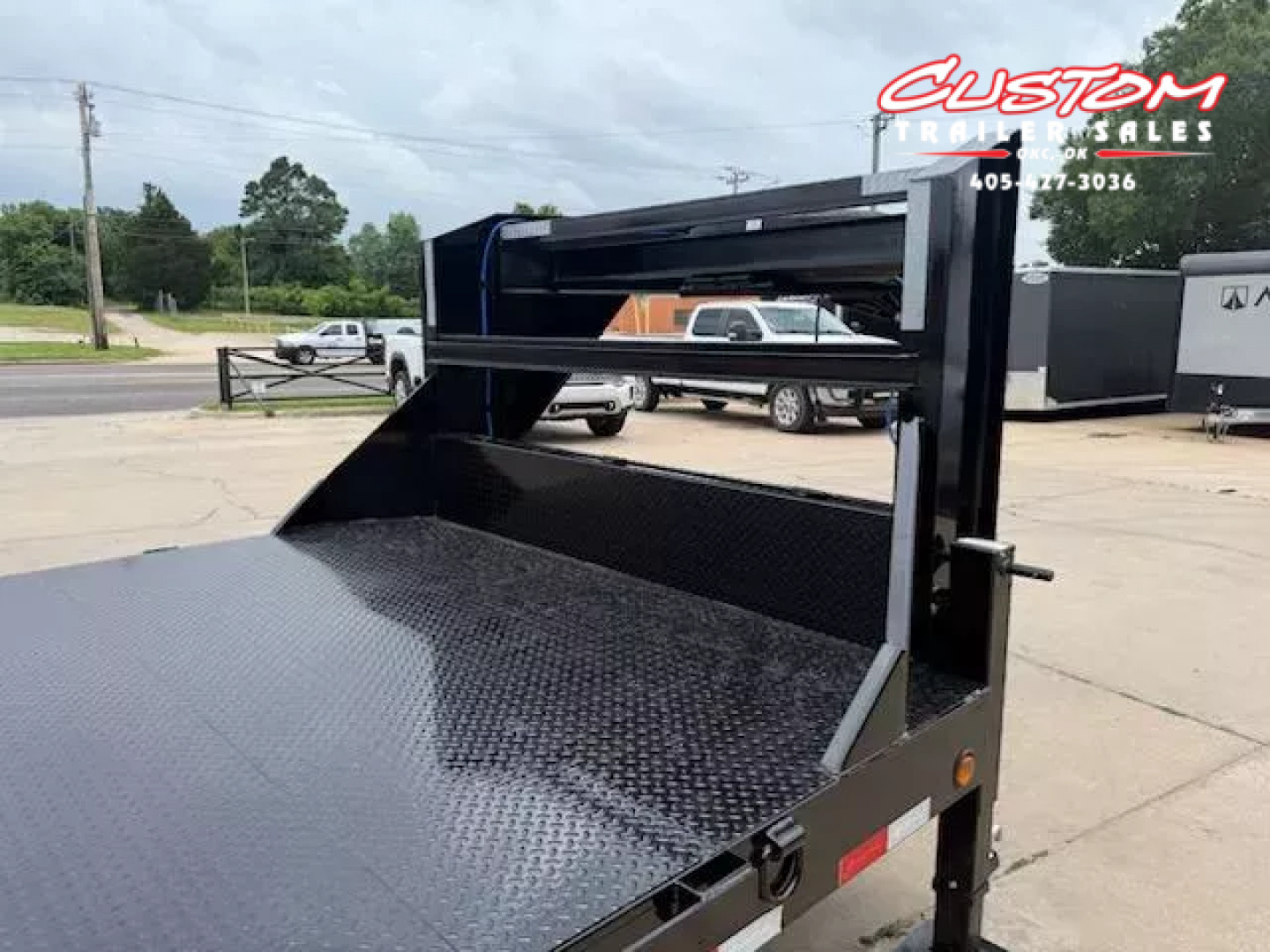 New #358260 2025 LOAD TRAIL GC 24 X 102 TANDEM AXLE 14K STEEL FLOOR GOOSENECK EQUIPMENT HAULER