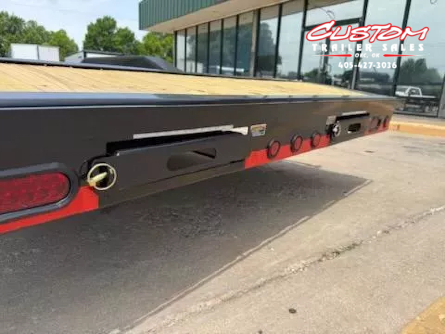 New #359805 2025 LOAD TRAIL GC 30 X 102 TANDEM AXLE 14K GOOSENECK EQUIPMENT HAULER W/ SLIDE IN RAMPS