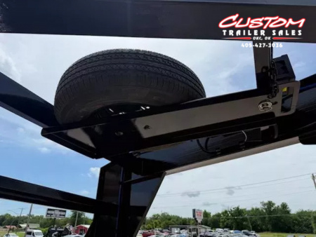 New #359805 2025 LOAD TRAIL GC 30 X 102 TANDEM AXLE 14K GOOSENECK EQUIPMENT HAULER W/ SLIDE IN RAMPS