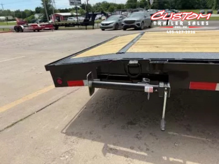 New #359805 2025 LOAD TRAIL GC 30 X 102 TANDEM AXLE 14K GOOSENECK EQUIPMENT HAULER W/ SLIDE IN RAMPS