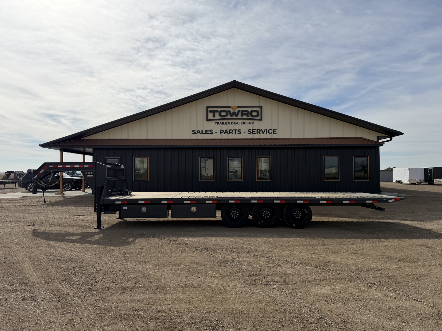 Used 2025 Lamar Trailers FA 8x26 GN Flatbed Trailer