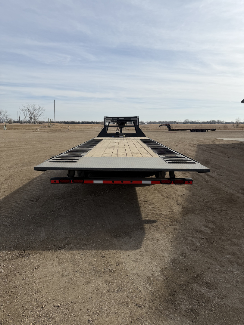 Used 2025 Lamar Trailers FA 8x26 GN Flatbed Trailer