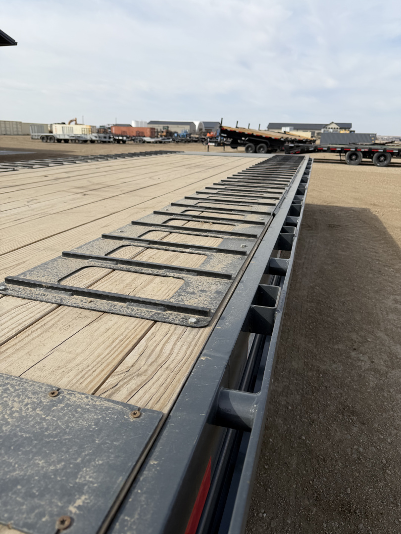 Used 2025 Lamar Trailers FA 8x26 GN Flatbed Trailer