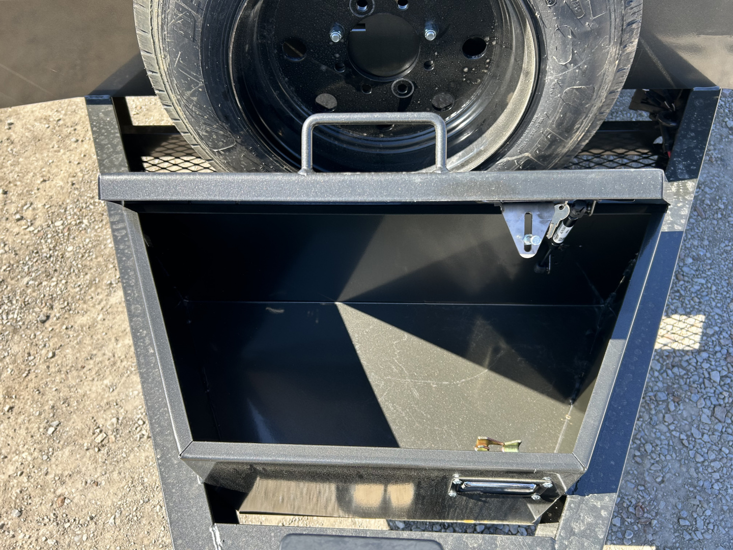 New 2026 MAXXD 83" X 22' 17.5K Tilt Equipment Trailer