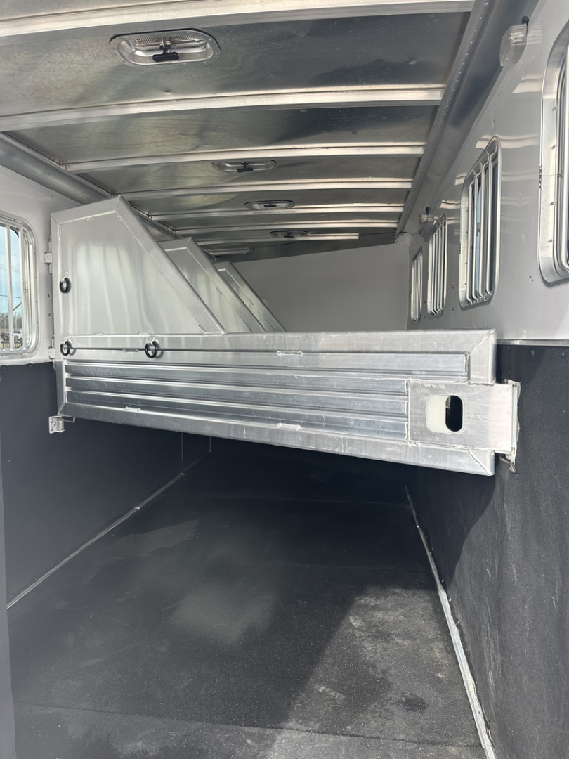 Used 2008 Featherlite Trailers 8541 Horse Trailer