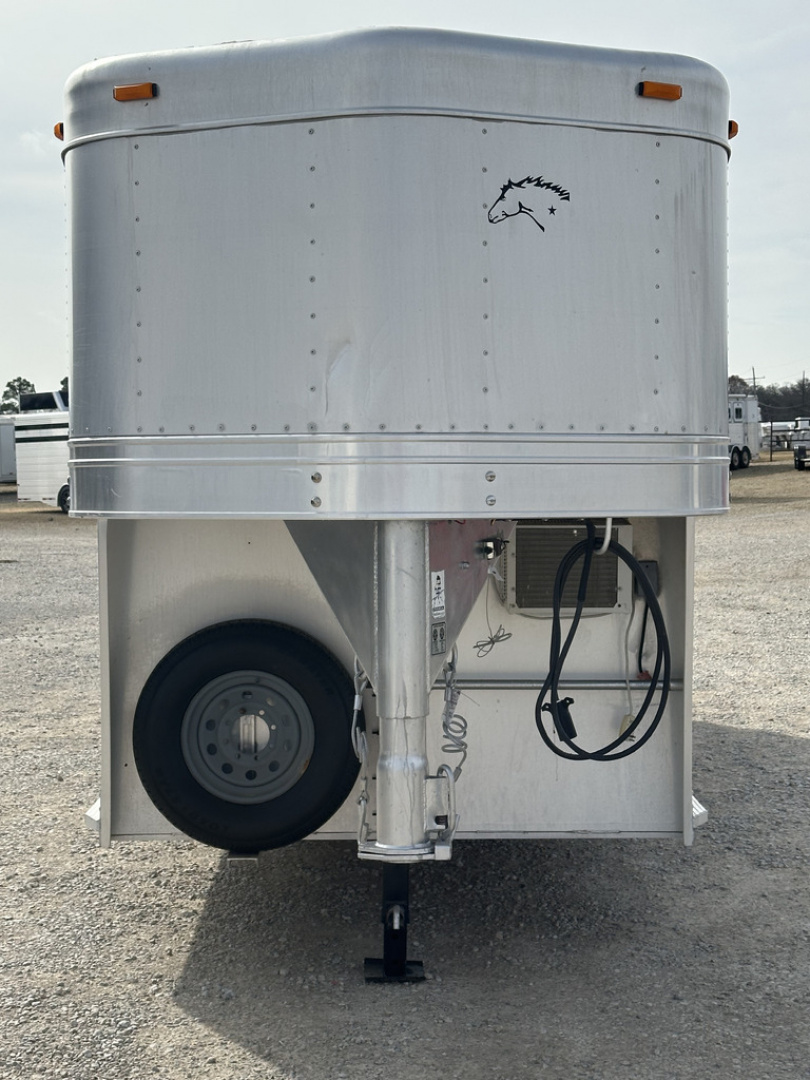 Used 2004 Cherokee 4 horse Gooseneck