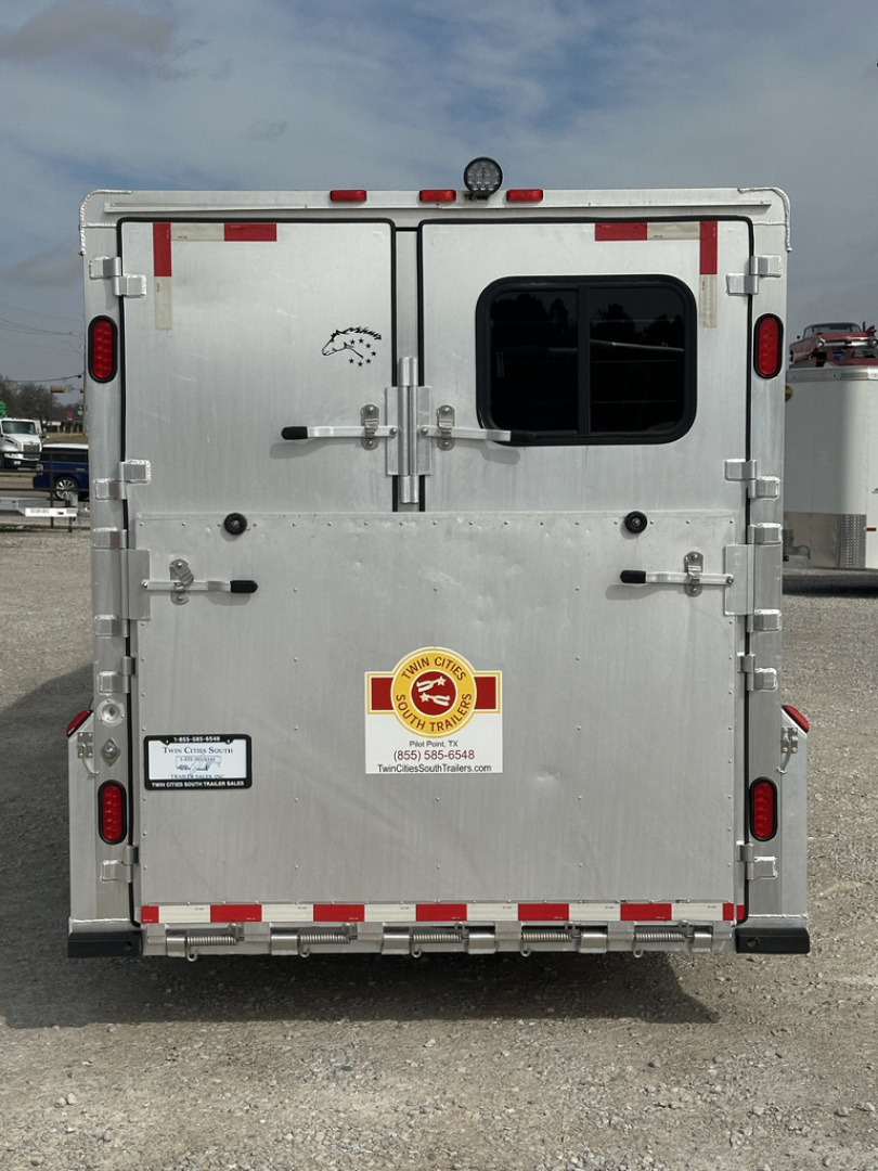 Used 2004 Cherokee 4 horse Gooseneck