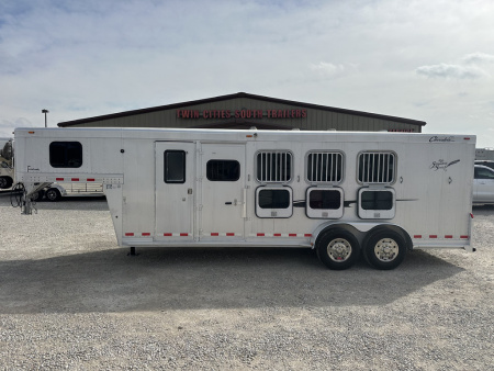 Used 2004 Cherokee 4 horse Gooseneck