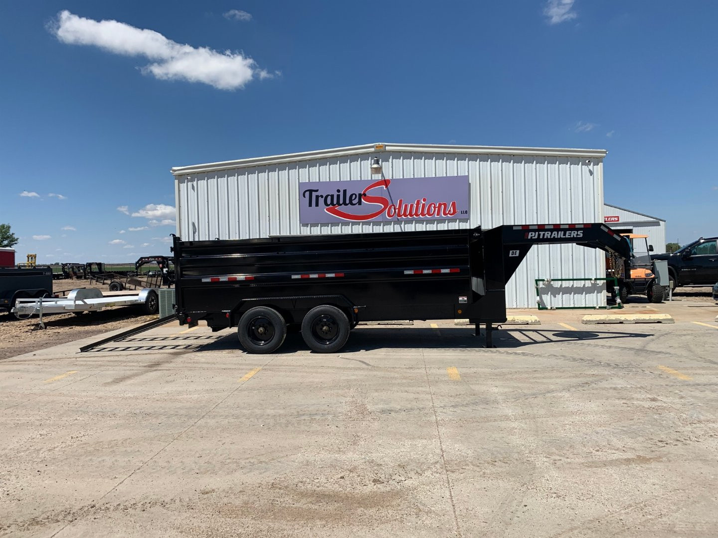 New 2026 PJ Trailers DE162 Dump Trailer
