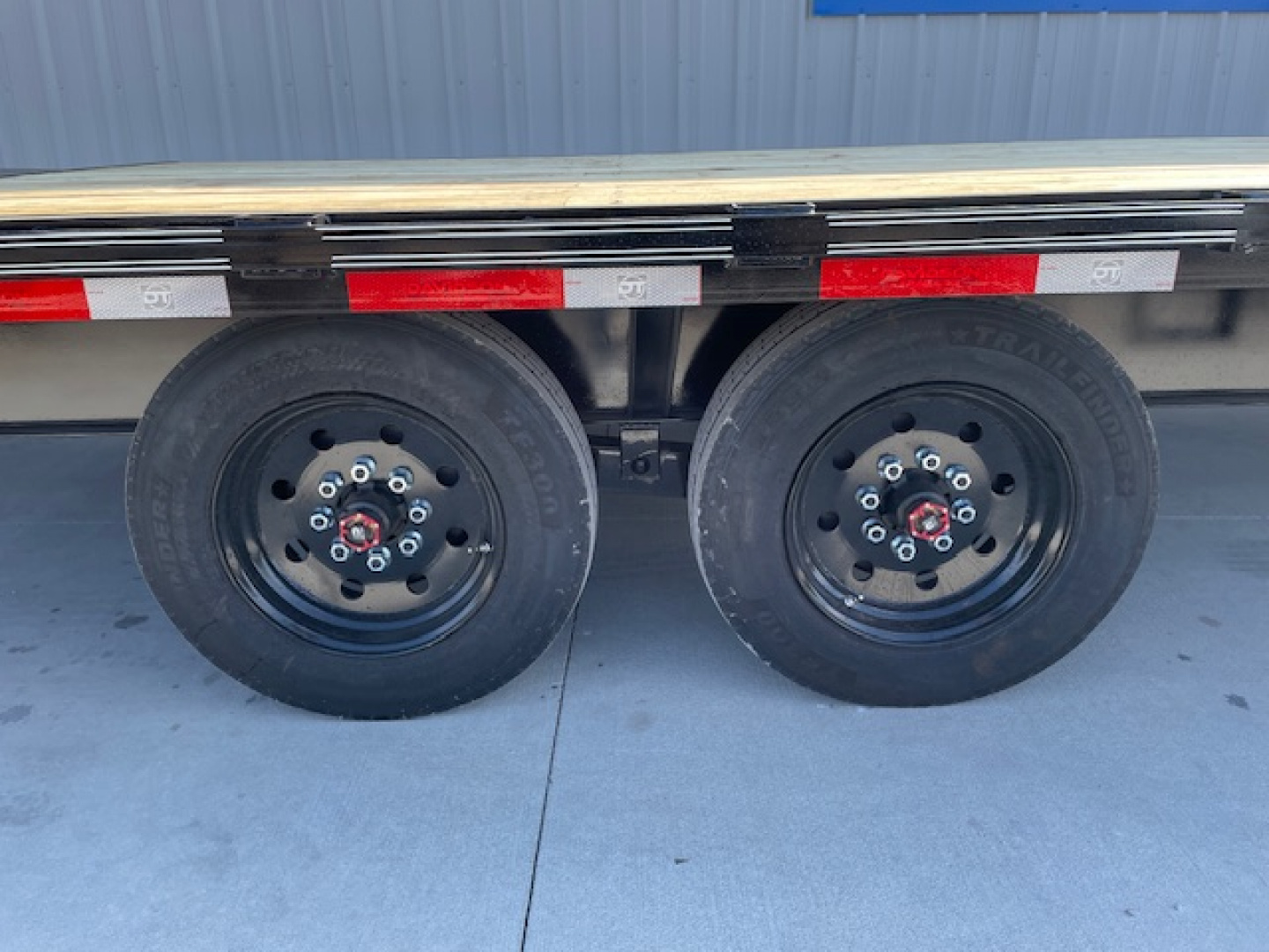 New 2026 DAVIDSON 102X32 (27+5) GOOSENECK DECKOVER, MONSTER RAMPS, 5' DOVETAIL, (2) 8000lb AXLES, GVWR 16,000lbs