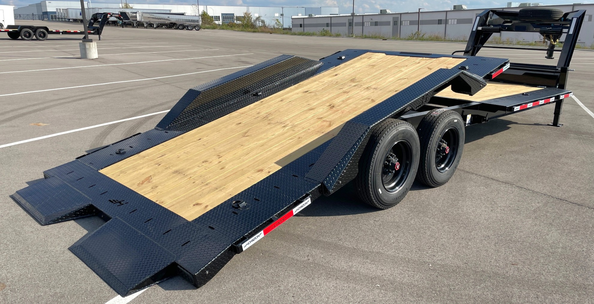 New Horizon HET 26'x102" Gooseneck Gravity Tilt Equipment Trailer 22,400 GVWR Drive Over Fenders