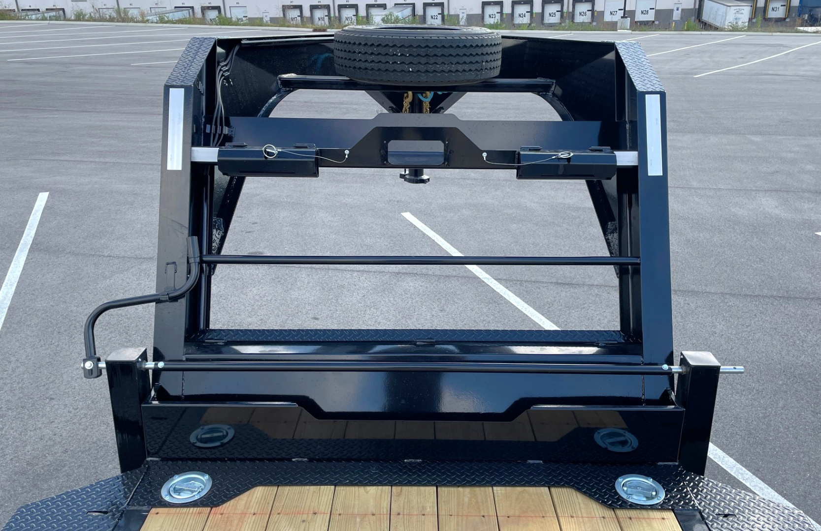 New Horizon HET 26'x102" Gooseneck Gravity Tilt Equipment Trailer 22,400 GVWR Drive Over Fenders