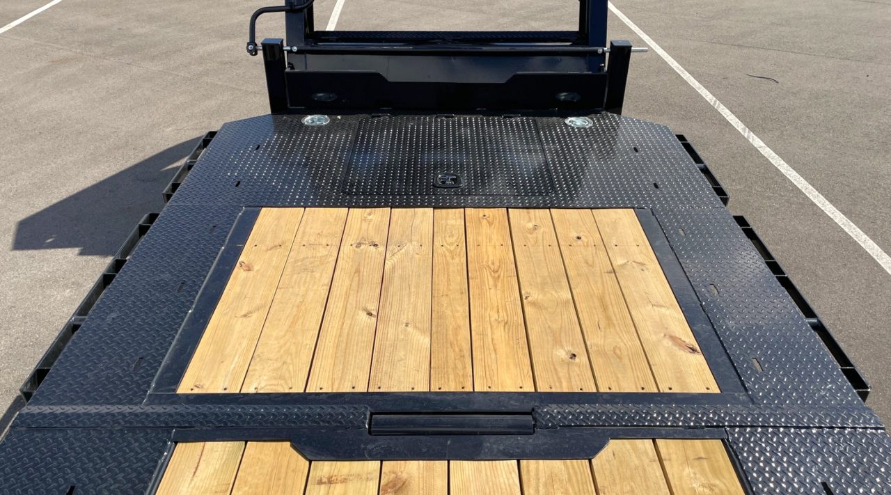 New Horizon HET 24'x102" Gooseneck Gravity Tilt Equipment Trailer 21,000 GVWR Drive Over Fenders