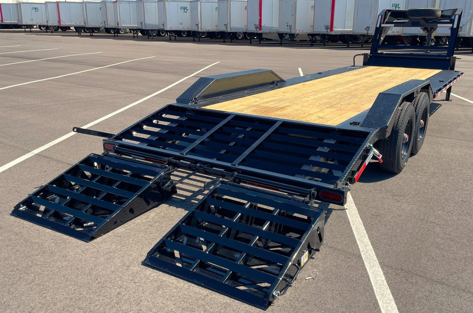 New Horizon HEH Gooseneck Equipment Trailer 26'x 102" -Mountain Ramps, Drive Over Fenders, 22,400 GVWR