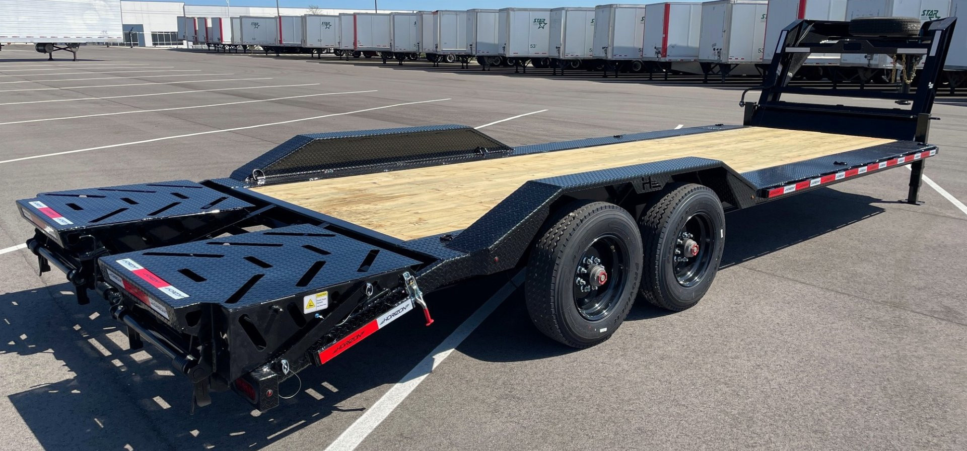 New Horizon HEH Gooseneck Equipment Trailer 26'x 102" -Mountain Ramps, Drive Over Fenders, 22,400 GVWR