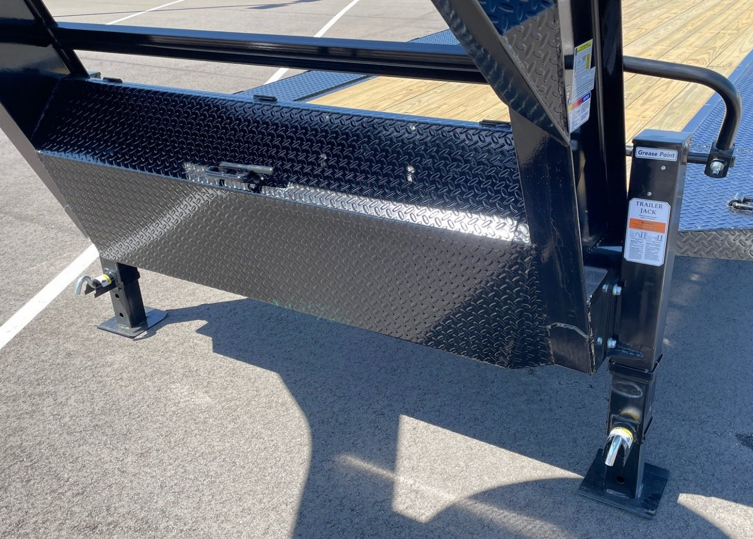 New Horizon HEH Gooseneck Equipment Trailer 26'x 102" -Mountain Ramps, Drive Over Fenders, 22,400 GVWR