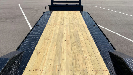 New Horizon HEH Gooseneck Equipment Trailer 26'x 102" -Mountain Ramps, Drive Over Fenders, 22,400 GVWR