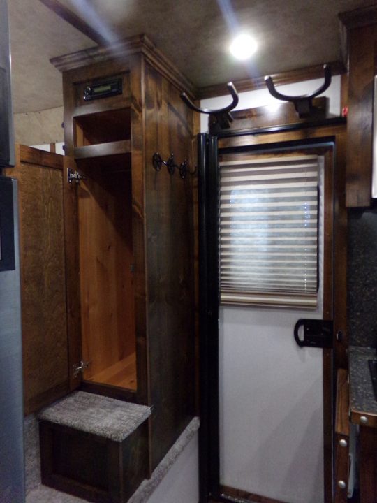 New 2026 Trails West Classic LQ 3H 10x15 Horse Trailer