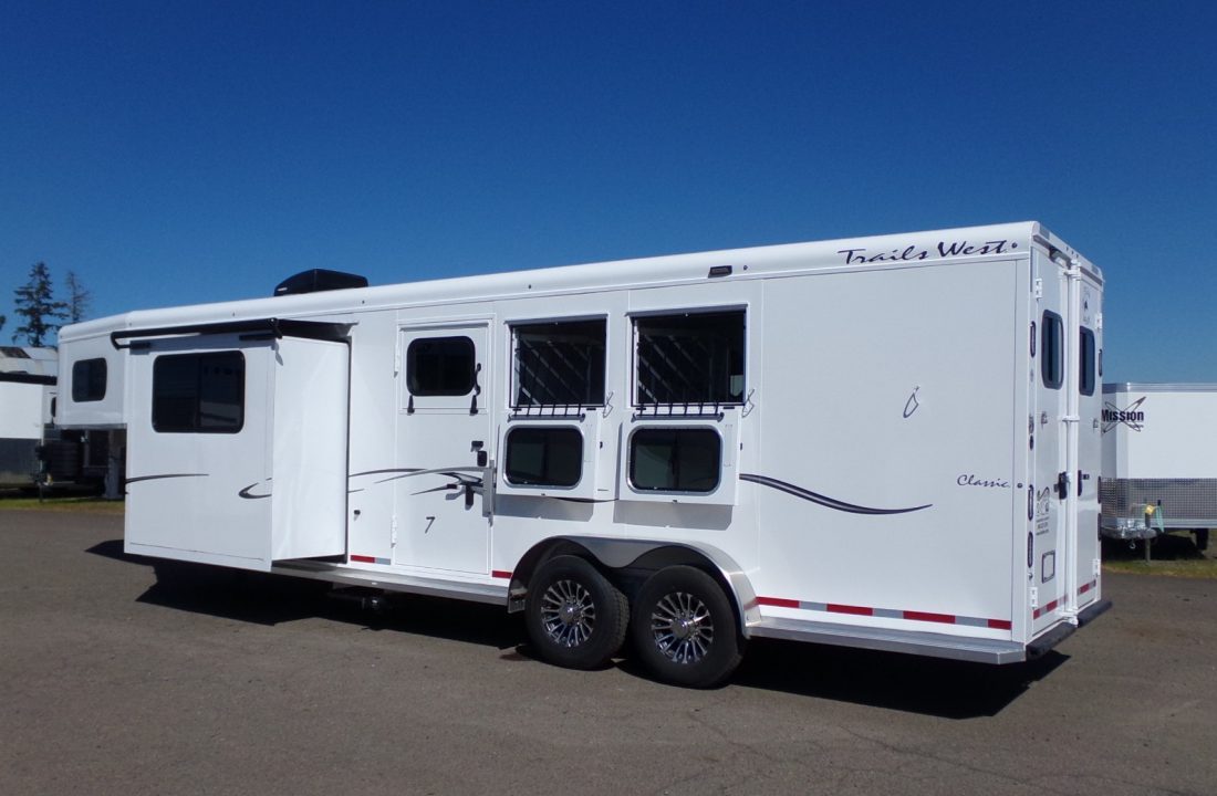 New 2026 Trails West Classic LQ 3H 10x15 Horse Trailer