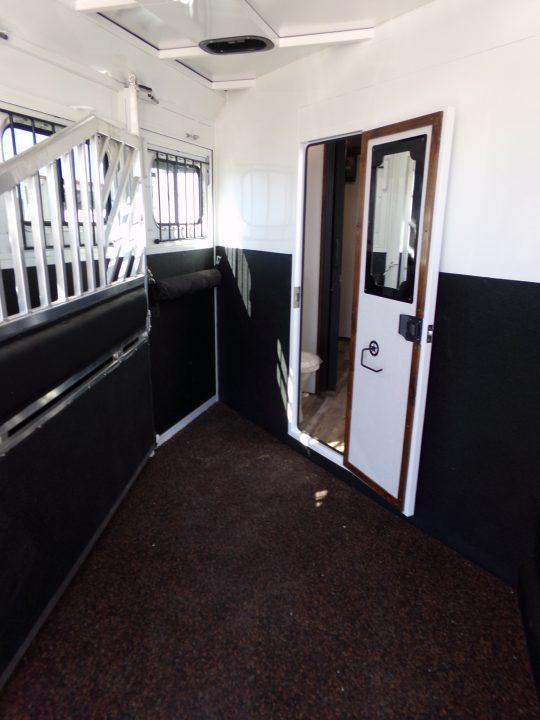 New 2026 Trails West Classic LQ 3H 10x15 Horse Trailer