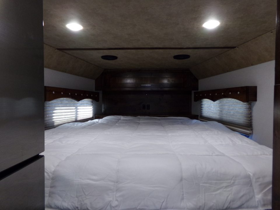 New 2026 Trails West Classic LQ 3H 10x15 Horse Trailer