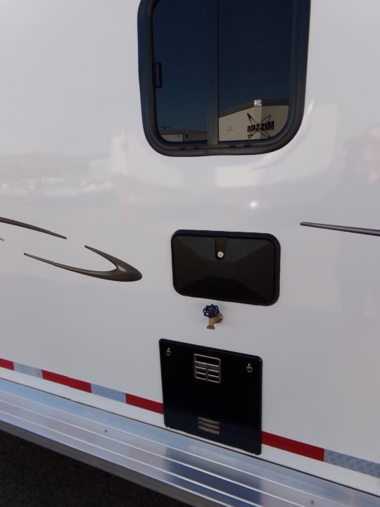 New 2026 Trails West Classic LQ 3H 10x15 Horse Trailer