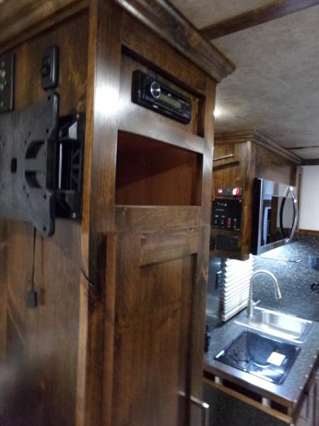 New 2026 Trails West Classic LQ 3H 10x15 Horse Trailer