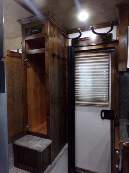 New 2026 Trails West Classic LQ 3H 10x15 Horse Trailer