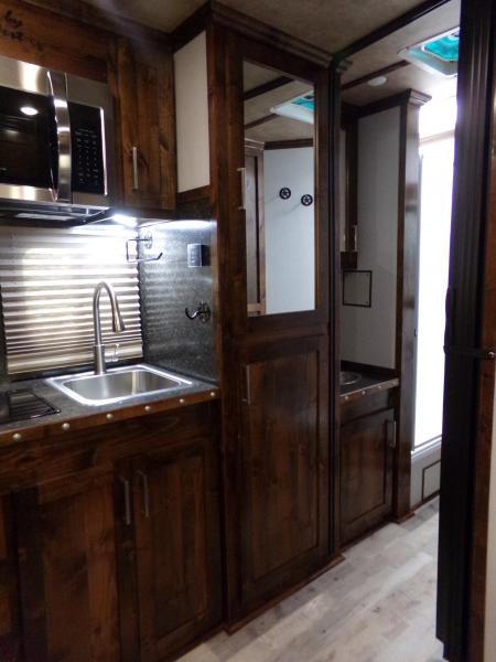 New 2026 Trails West Classic LQ 3H 10x15 Horse Trailer