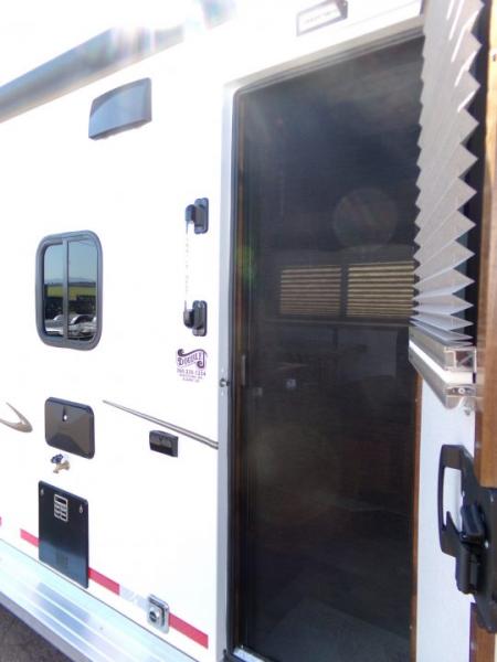 New 2026 Trails West Classic LQ 3H 10x15 Horse Trailer