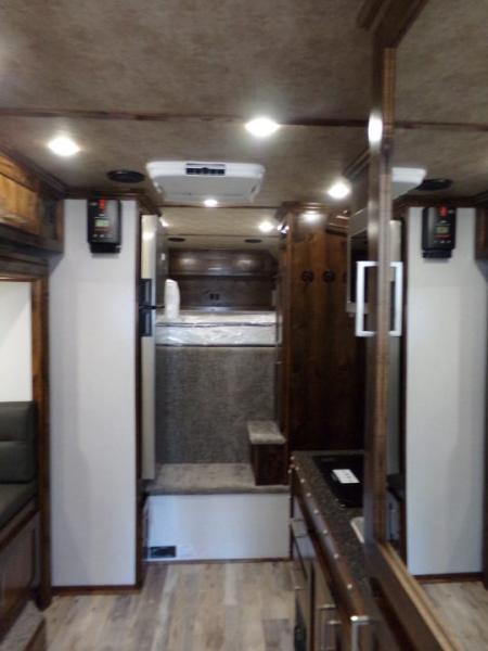 New 2026 Trails West Classic LQ 3H 10x15 Horse Trailer