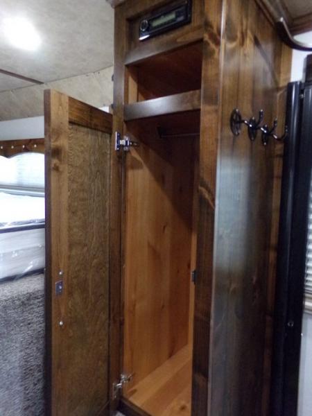 New 2026 Trails West Classic LQ 3H 10x15 Horse Trailer