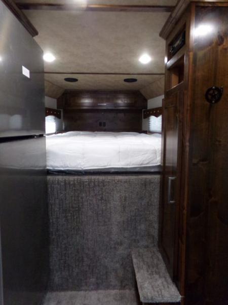 New 2026 Trails West Classic LQ 3H 10x15 Horse Trailer