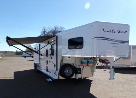 New 2026 Trails West Classic LQ 3H 10x15 Horse Trailer