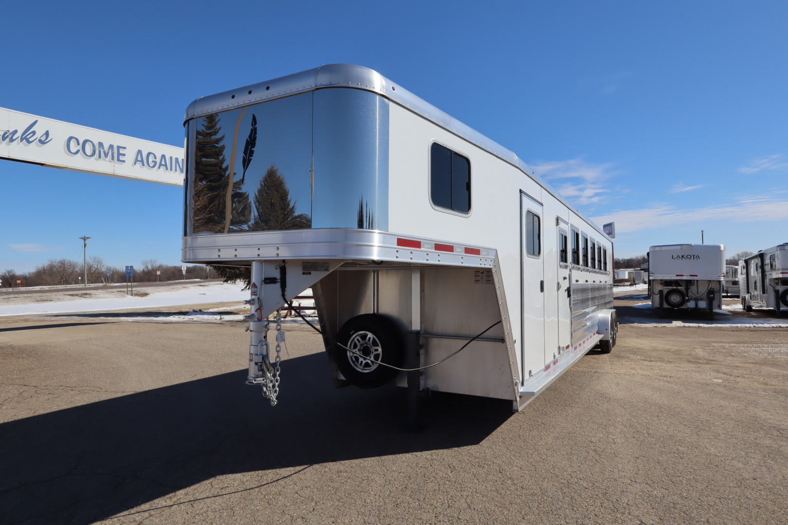 Used 2025 Featherlite Trailers 6 Horse GN Trailer