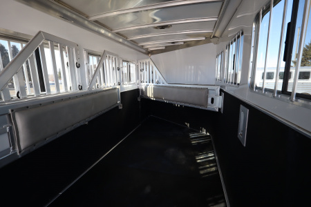 Used 2025 Featherlite Trailers 6 Horse GN Trailer