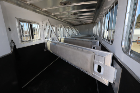 Used 2025 Featherlite Trailers 6 Horse GN Trailer