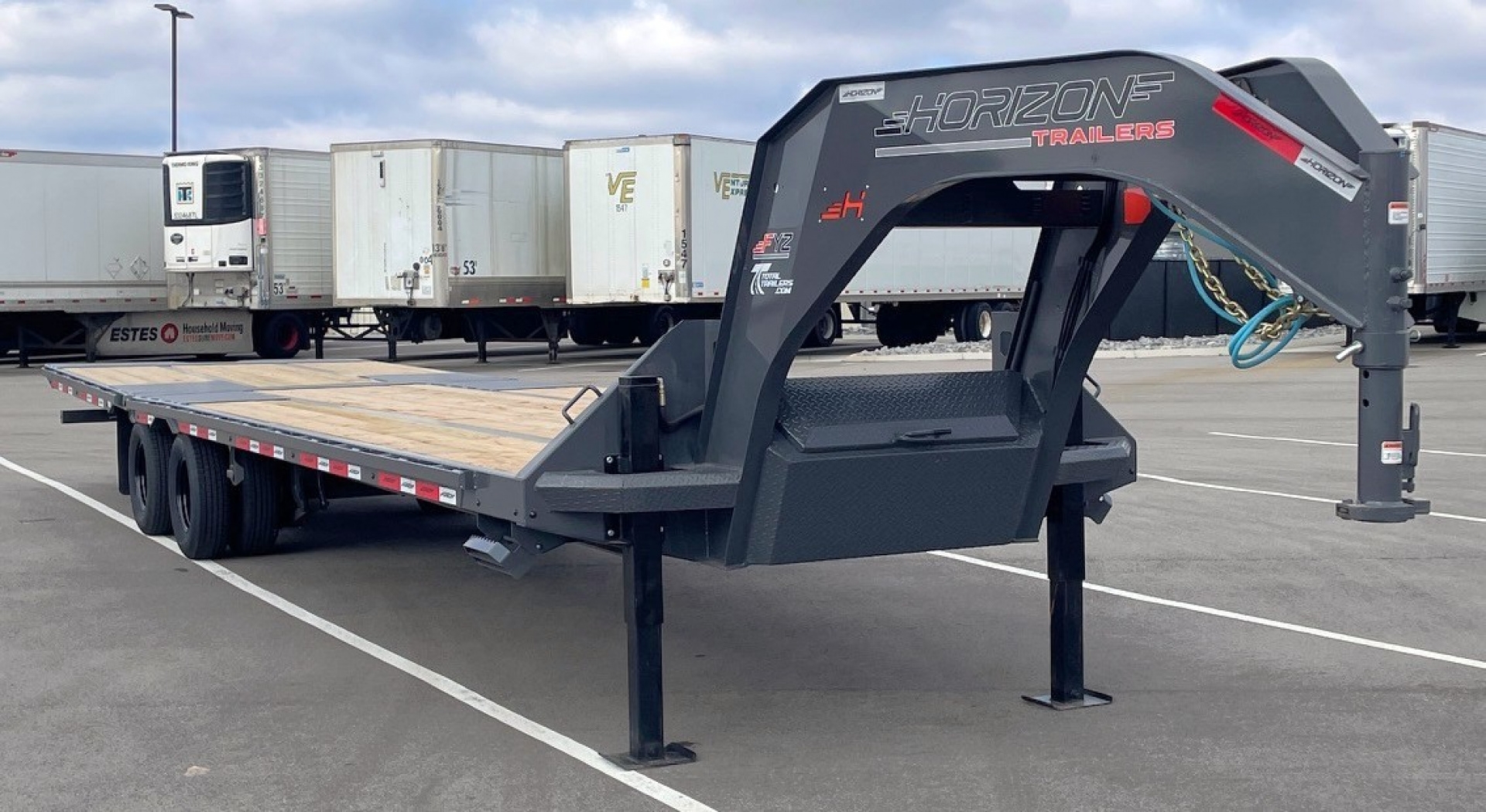 New Horizon 34' x 102" FYZ Gooseneck Flatbed Trailer w/ Hydraulic Dove, 25,9K GVWR, Spare